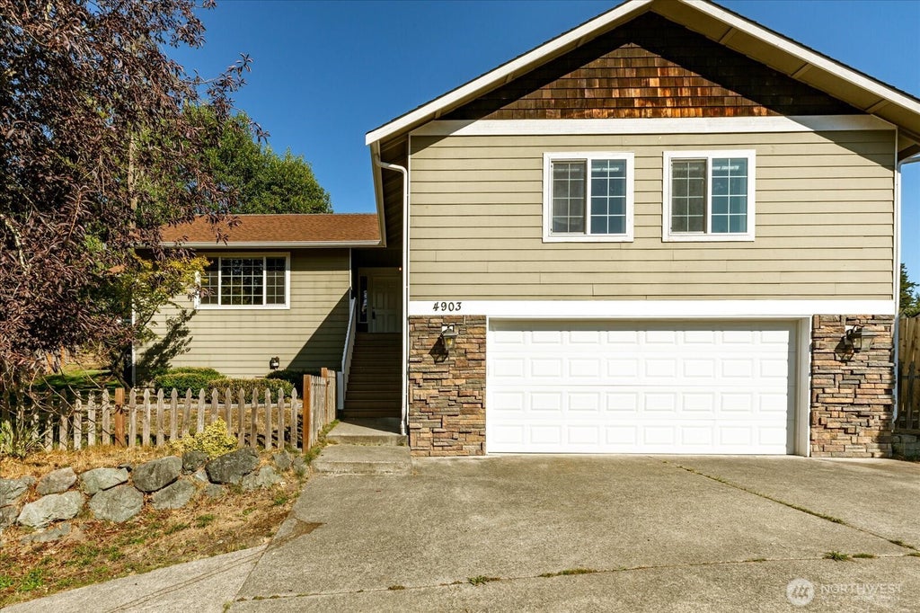 Photo of 4903 Reindeer Road, Freeland, WA 98249 (MLS # 2580786)