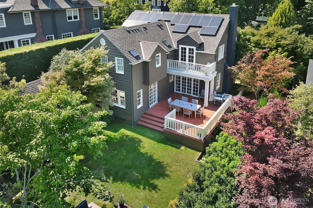 Photo of 1026 36th Avenue E, Seattle, WA 98112 (MLS # 2428032)
