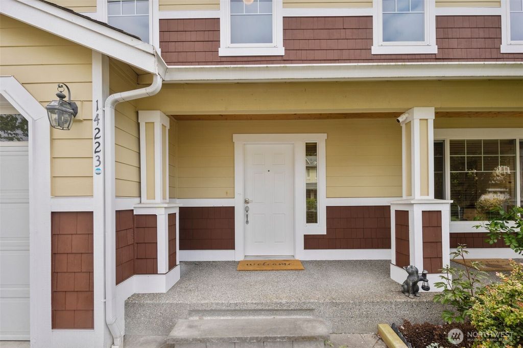 Photo of 14223 44th Avenue W, Lynnwood, WA 98087 (MLS # 2371889)