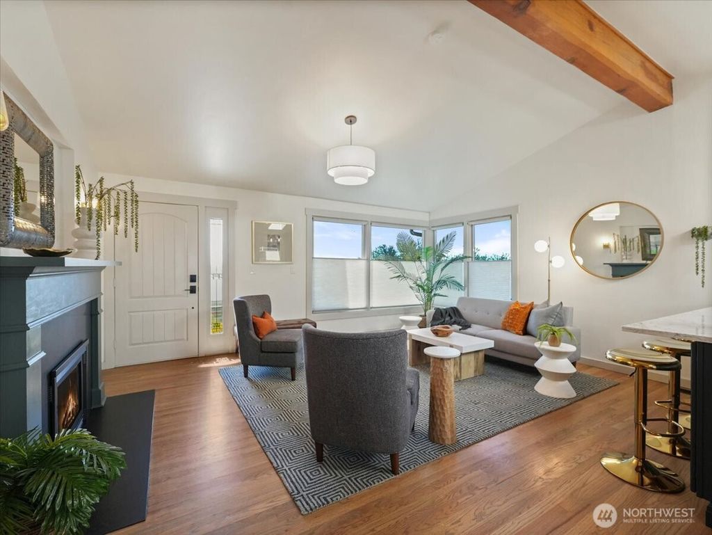 Photo of 114 S 212th Street, Des Moines, WA 98198 (MLS # 2489280)