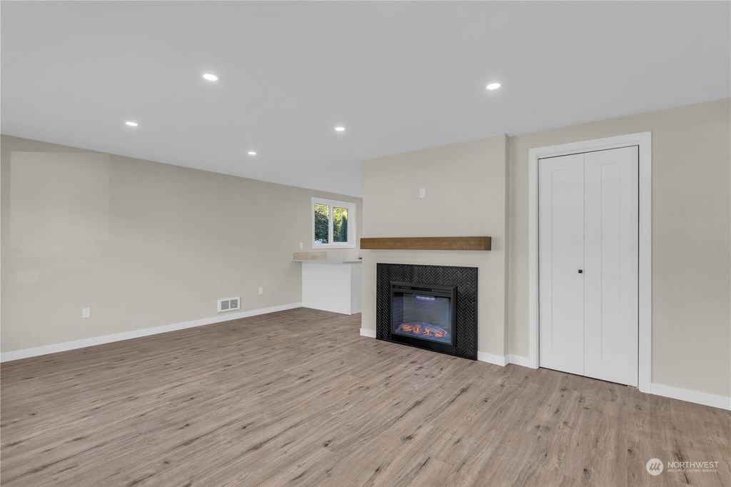 Photo of 3205 SE 6th Street, Renton, WA 98058 (MLS # 2226212)