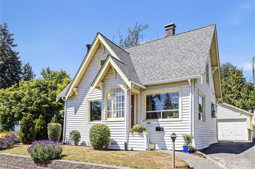 Photo of 4812 SW Stevens Street, Seattle, WA 98116 (MLS # 2526061)