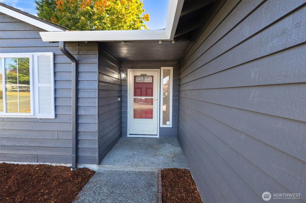 Photo of 26122 119th Drive SE, Kent, WA 98030 (MLS # 2445764)