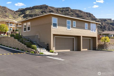 Photo of 9133 Eagle Lane NW #C67, Quincy, WA 98848 (MLS # 2506903)
