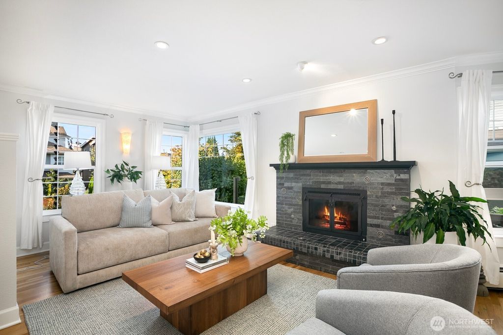 Photo of 119 NE 63rd Street, Seattle, WA 98115 (MLS # 2431365)