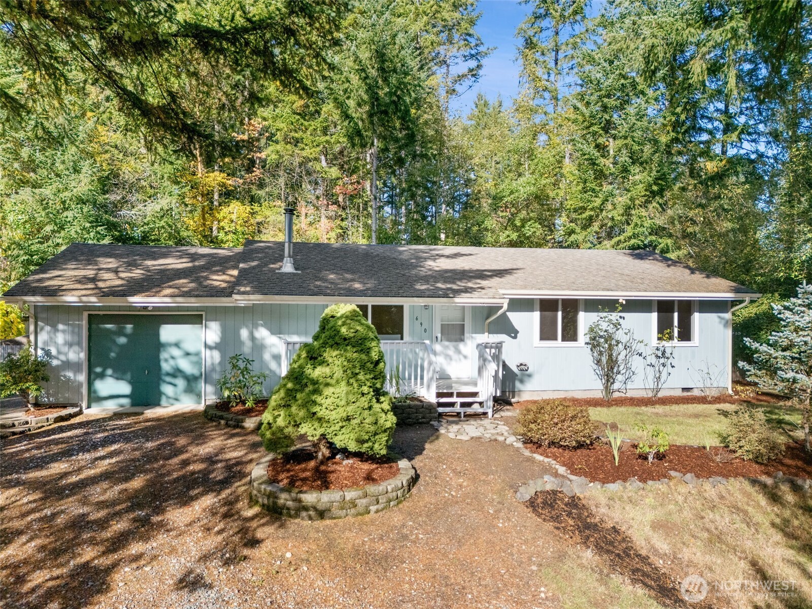 690 NE Larson Boulevard