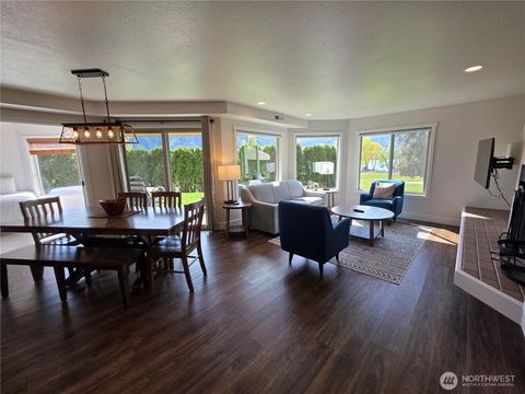 Photo of 1 Lodge 606-O, Manson, WA 98831 (MLS # 2504928)