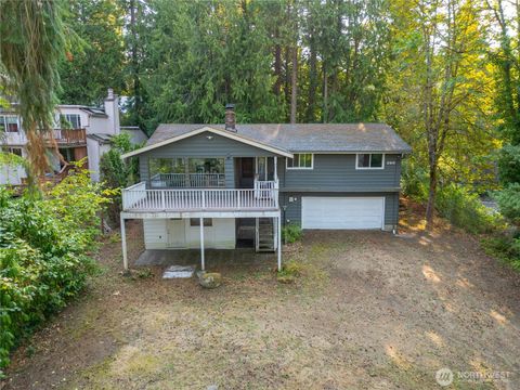 Photo of 2915 W Lake Sammamish Pkwy NE Pkwy, Redmond, WA 98052 (MLS # 2443652)