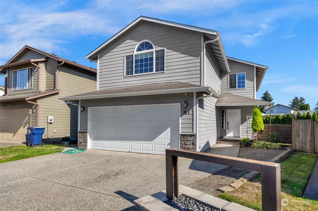 Photo of 811 N Granite Avenue, Granite Falls, WA 98252 (MLS # 2284941)