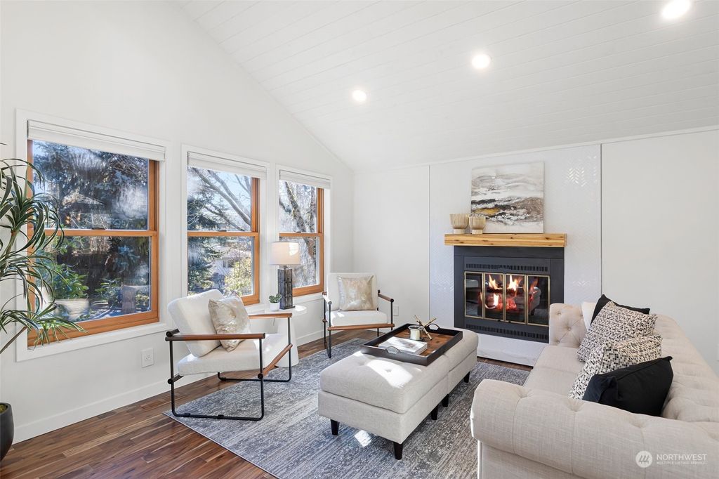 Photo of 6235 146th Place SE, Bellevue, WA 98006 (MLS # 2325851)