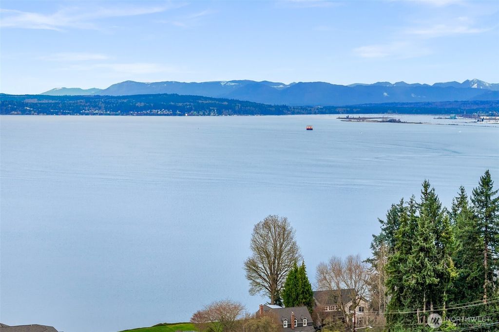 Photo of 2126 W Mukilteo Boulevard, Everett, WA 98203 (MLS # 2422426)