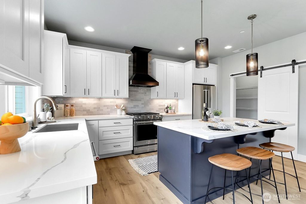 Photo of 14116 15th Avenue W, Lynnwood, WA 98087 (MLS # 2331196)