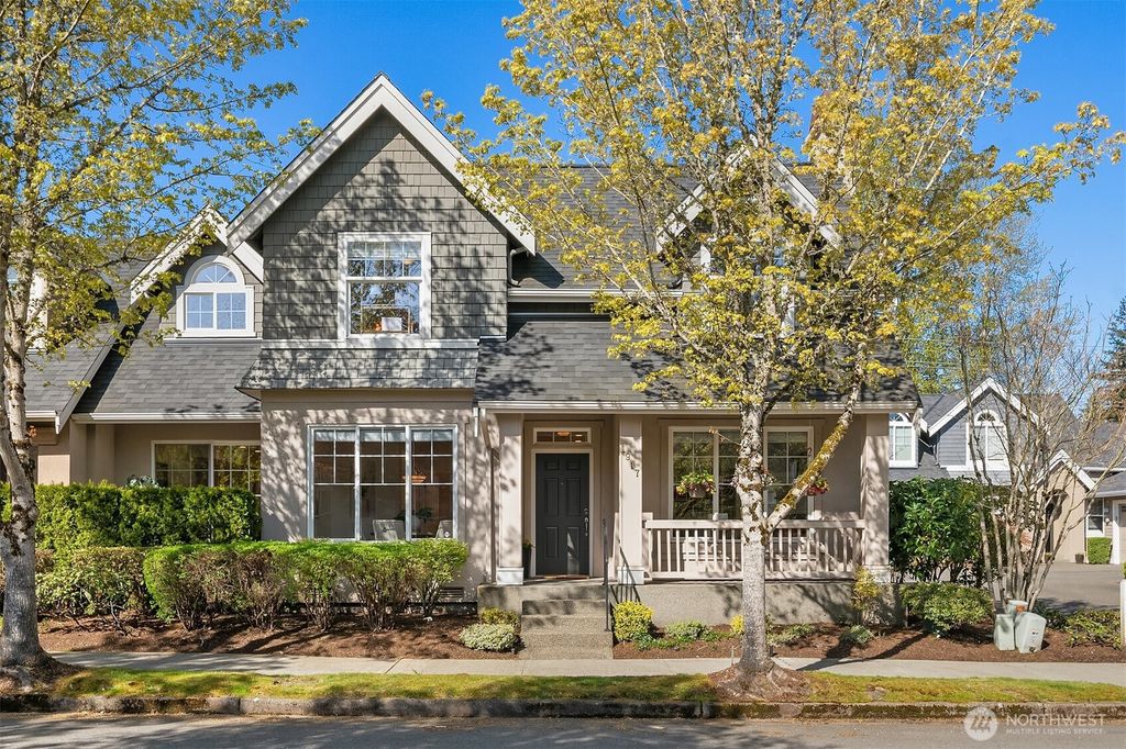 Photo of 1917 14th Court NE, Issaquah, WA 98029 (MLS # 2359930)