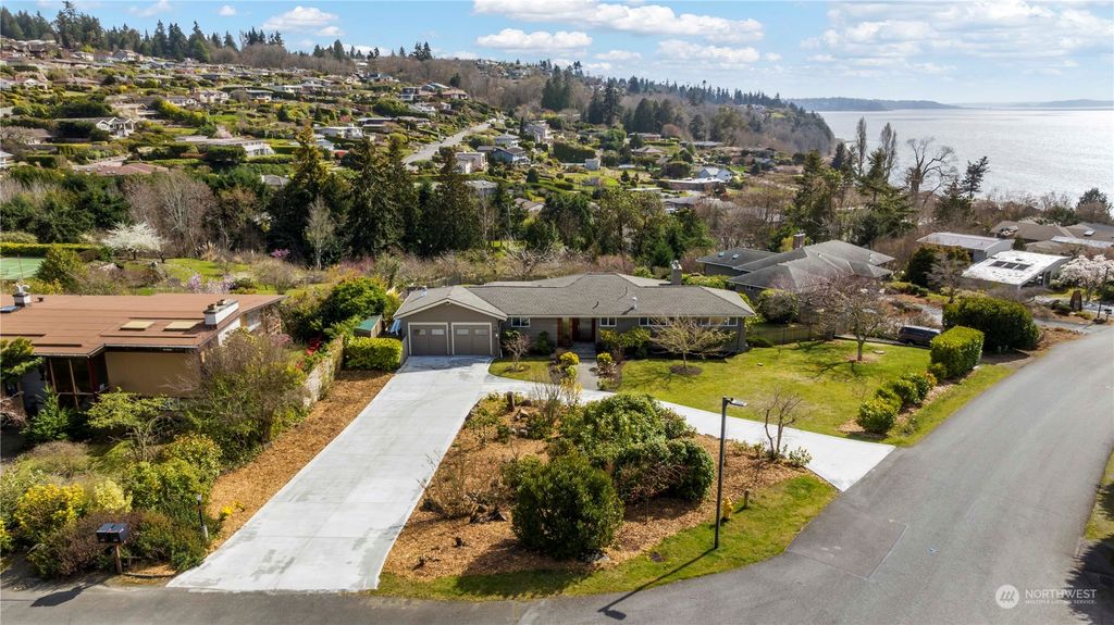 Photo of 1483 NW 185th Street, Shoreline, WA 98177 (MLS # 2052558)