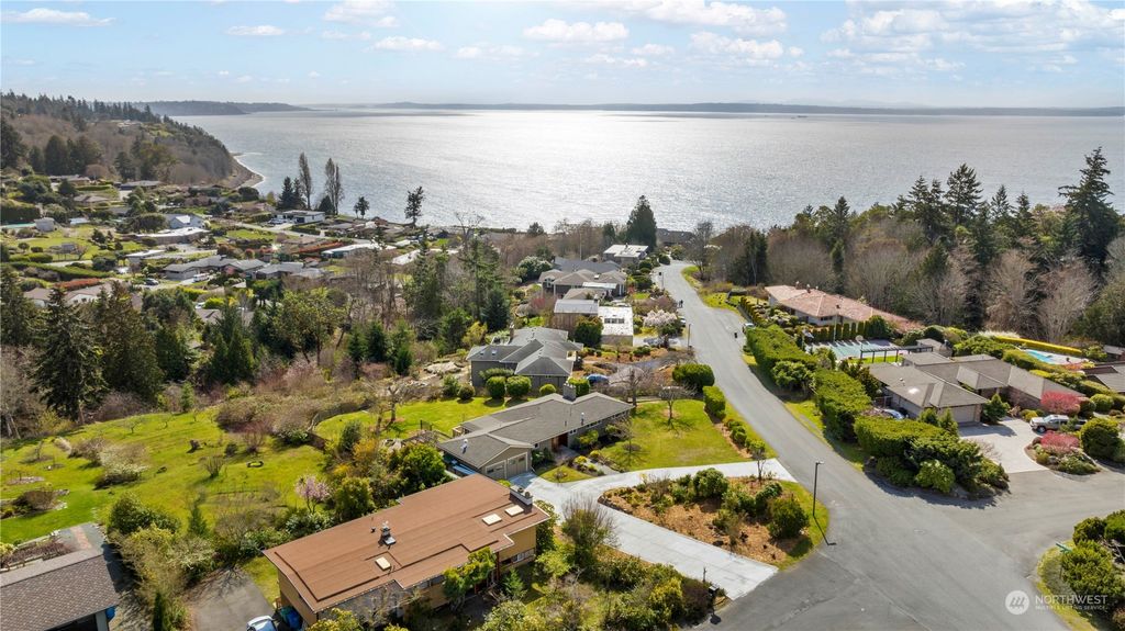 Photo of 1483 NW 185th Street, Shoreline, WA 98177 (MLS # 2052558)