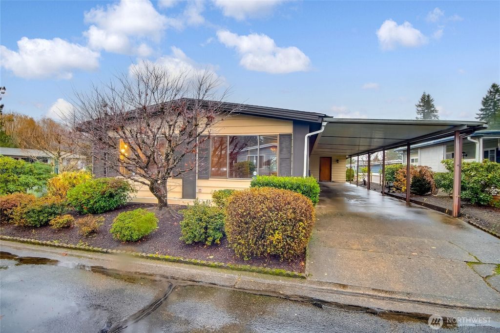 Photo of 201 Union Avenue SE #112, Renton, WA 98059 (MLS # 2476162)