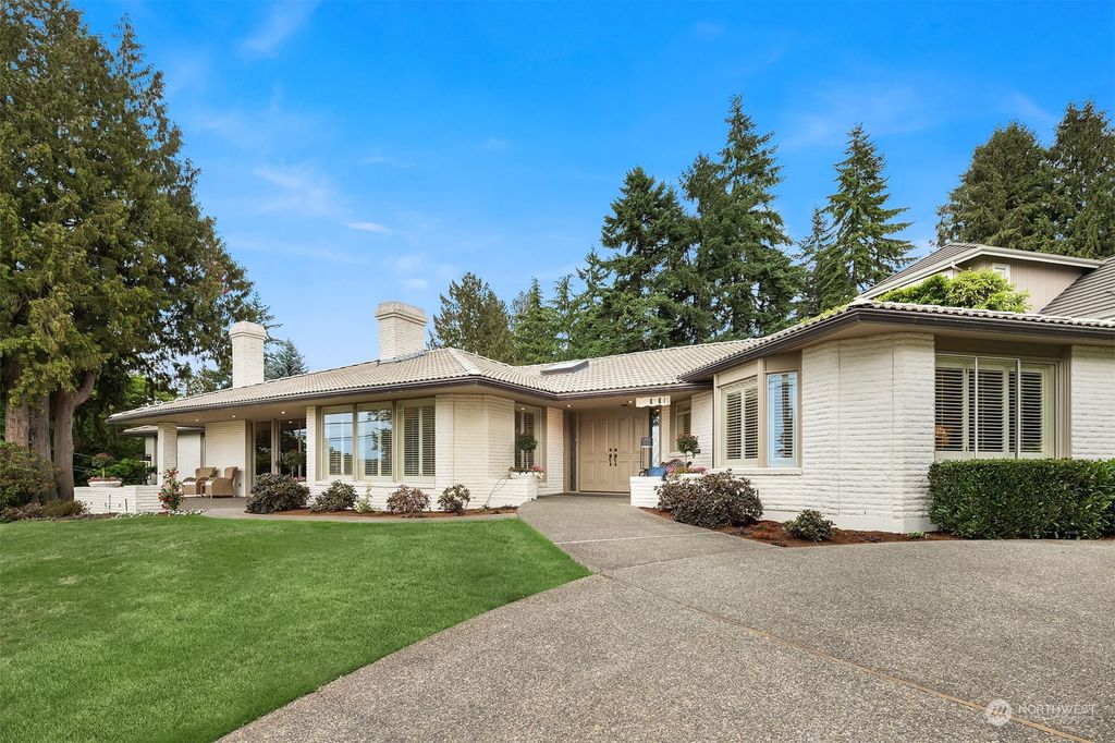Photo of 1804 70th Avenue SE, Mercer Island, WA 98040 (MLS # 2075123)