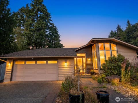 Photo of 6006 105th Avenue NE, Kirkland, WA 98033 (MLS # 2567142)