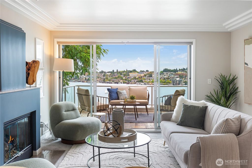 Photo of 2120 8th Avenue N #301, Seattle, WA 98109 (MLS # 2409847)