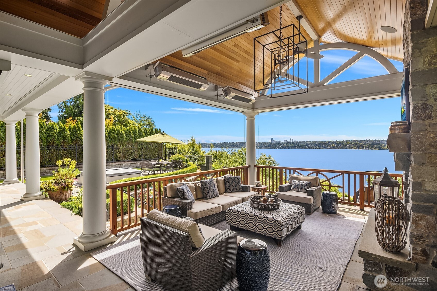 2409 Evergreen Point Road