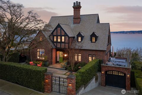 Photo of 3112 E Laurelhurst Drive NE, Seattle, WA 98105 (MLS # 2483066)