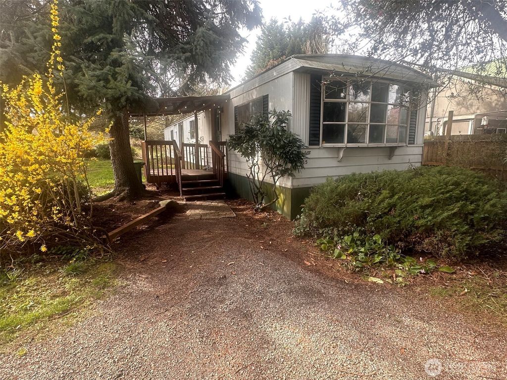 Photo of 11815 40th Avenue S, Tukwila, WA 98168 (MLS # 2348903)