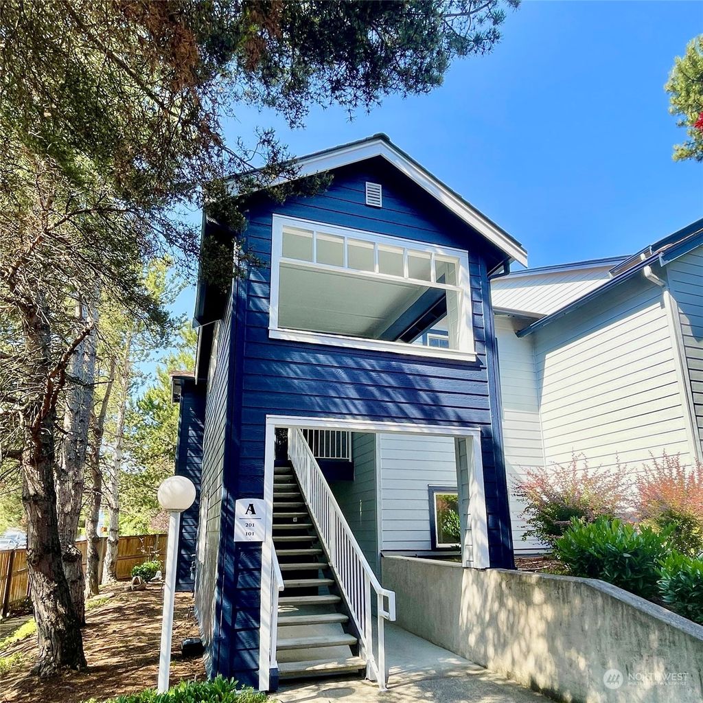 Photo of 10825 SE 200th Street #A101, Kent, WA 98031 (MLS # 2132683)