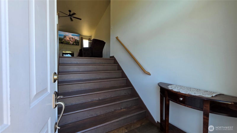 128 Berggren Road N