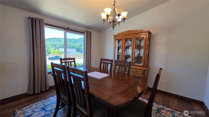 128 Berggren Road N