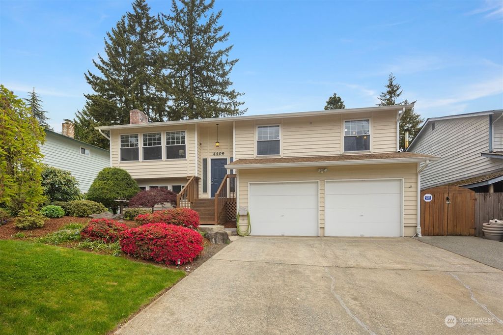 Photo of 4409 SE 4th Street, Renton, WA 98059 (MLS # 2221002)
