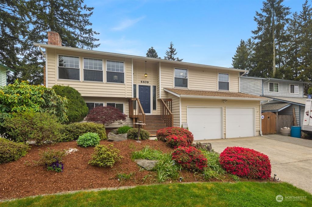 Photo of 4409 SE 4th Street, Renton, WA 98059 (MLS # 2221002)
