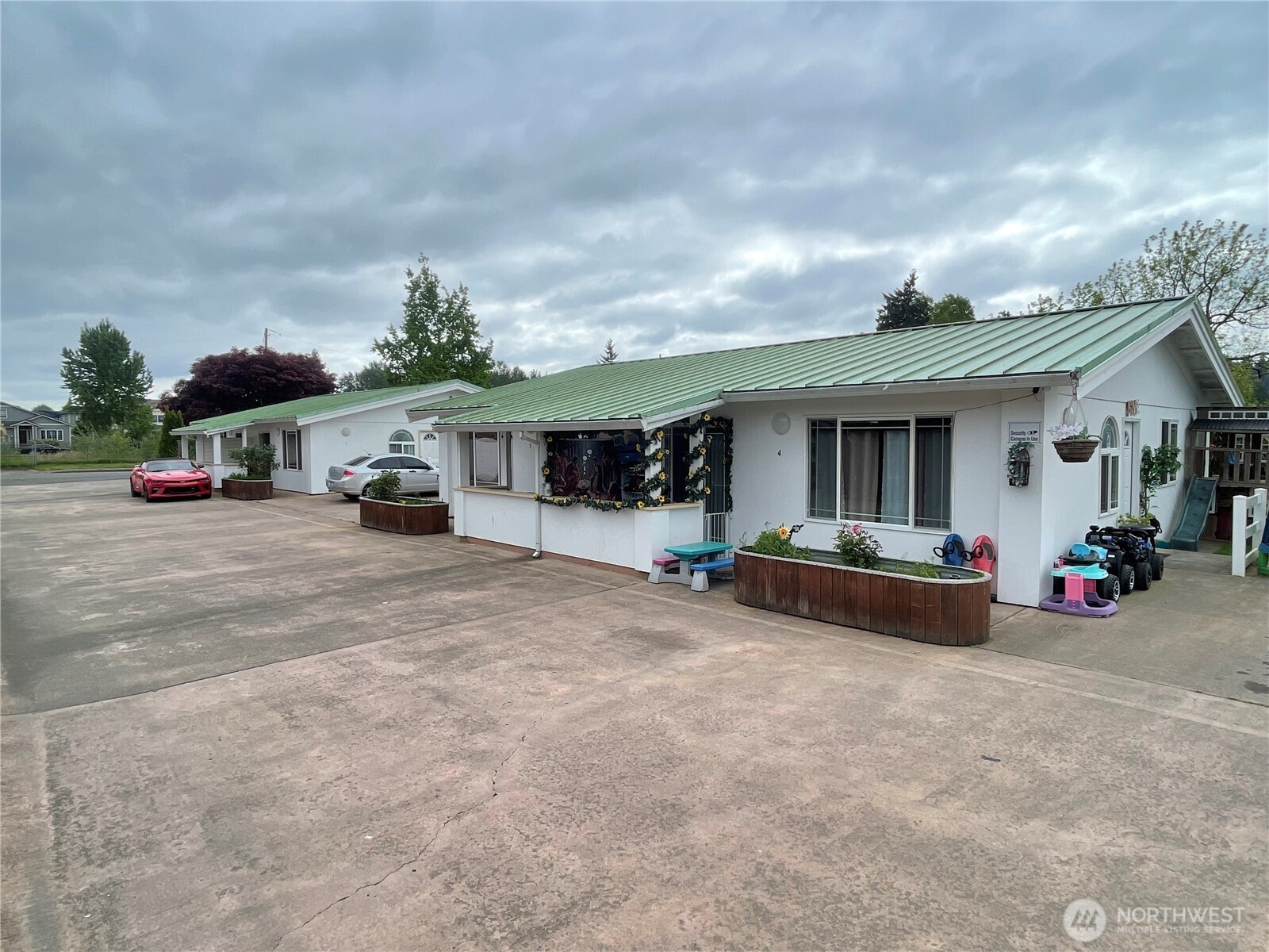109 4th Avenue SE