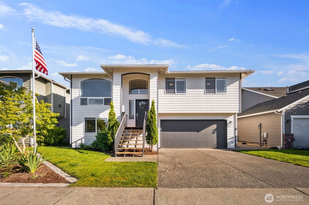 Photo of 805 21st Place, Snohomish, WA 98290 (MLS # 2379741)