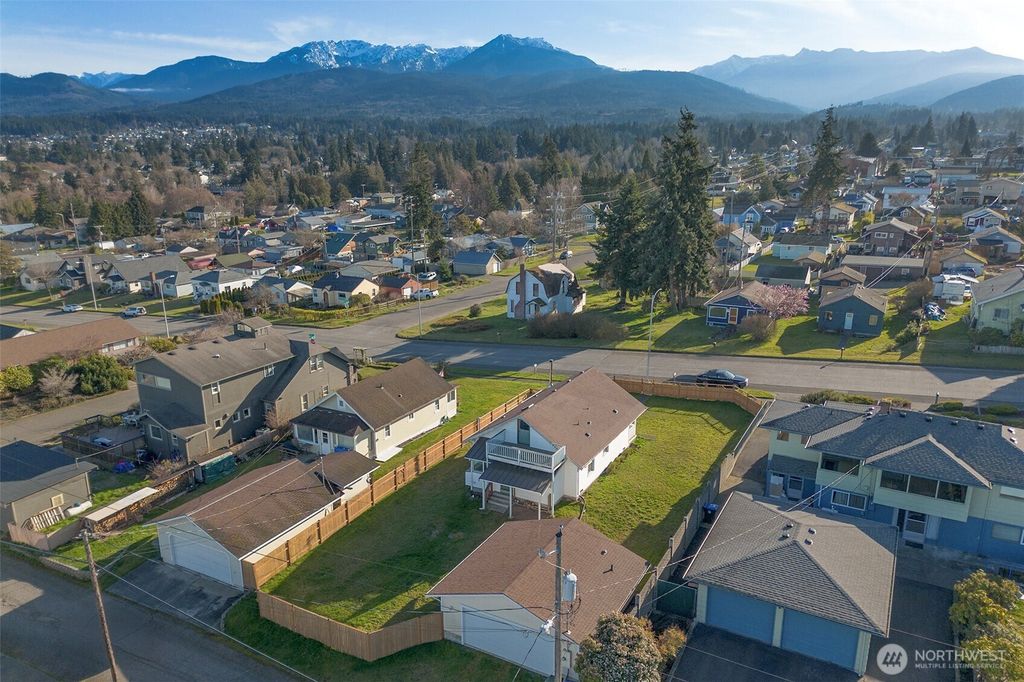 Photo of 911 W Fifth Street, Port Angeles, WA 98363 (MLS # 2482503)