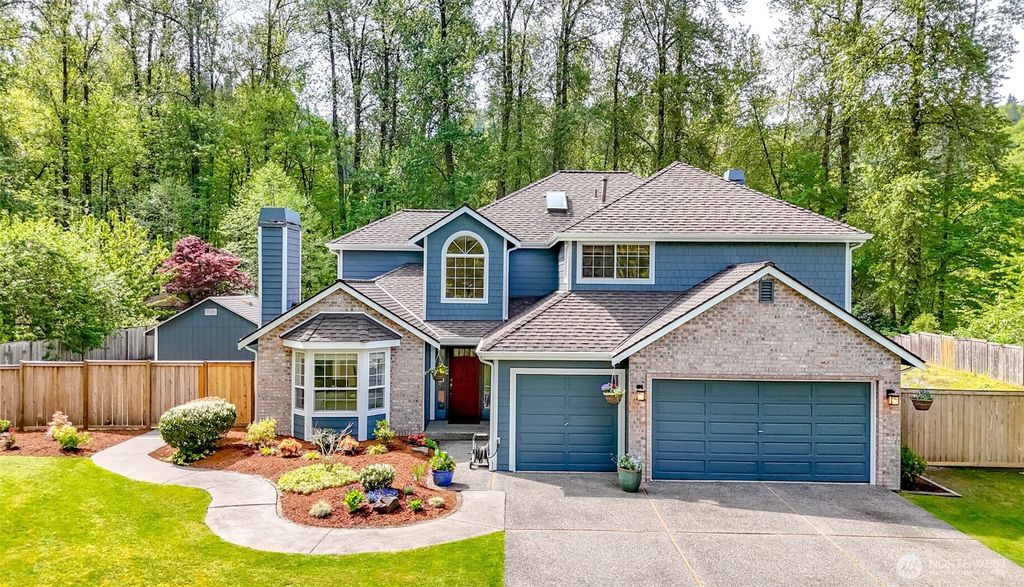 Photo of 15318 163rd Court SE, Renton, WA 98058 (MLS # 2517182)
