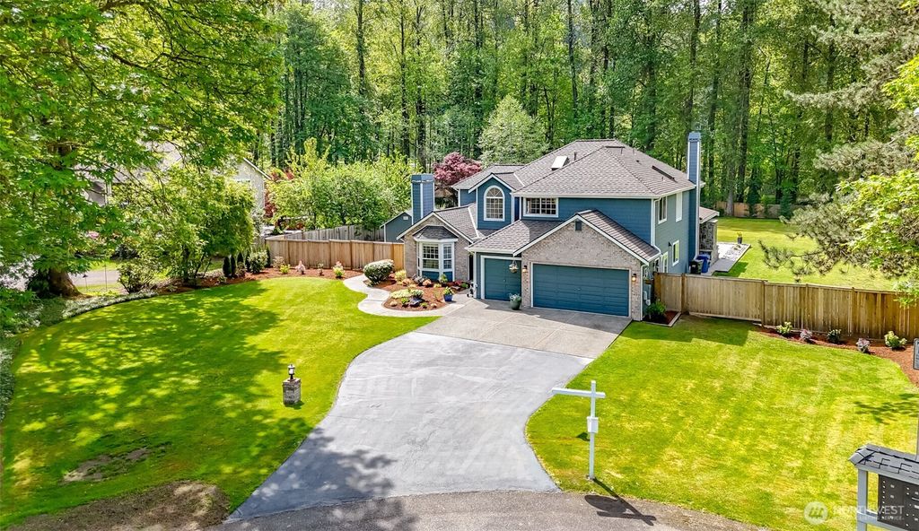 Photo of 15318 163rd Court SE, Renton, WA 98058 (MLS # 2517182)