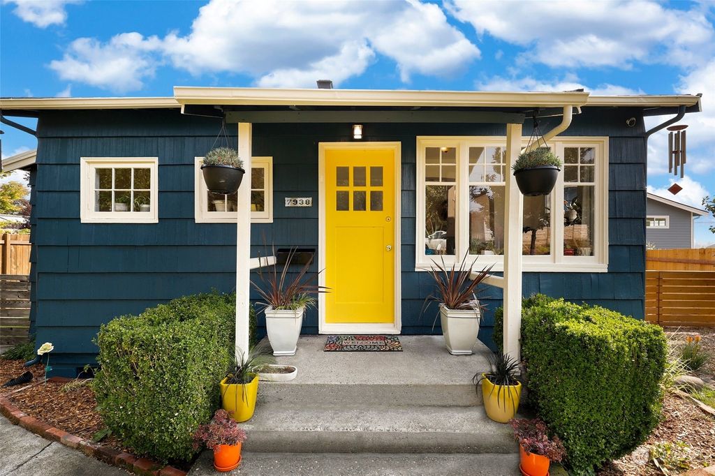 Photo of 7938 34th Avenue SW, Seattle, WA 98126 (MLS # 1995541)