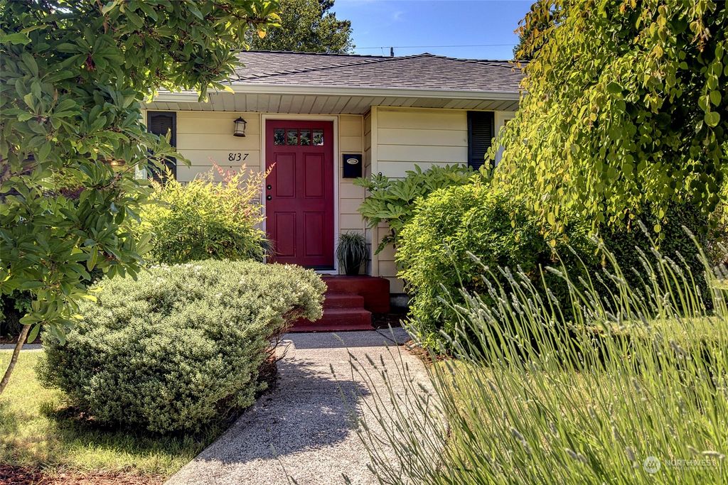 Photo of 8137 31st Avenue SW, Seattle, WA 98126 (MLS # 2127337)