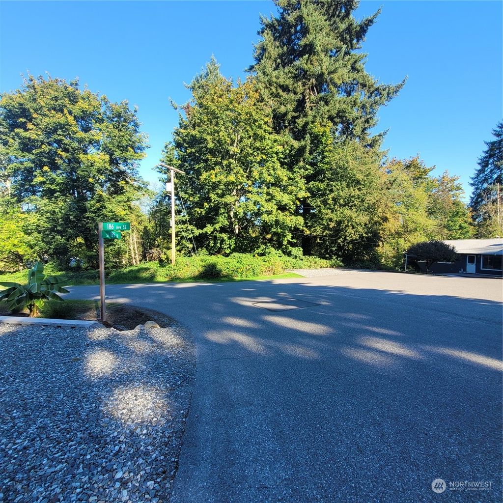 Photo of 13336 186th Avenue SE, Renton, WA 98059 (MLS # 2177162)