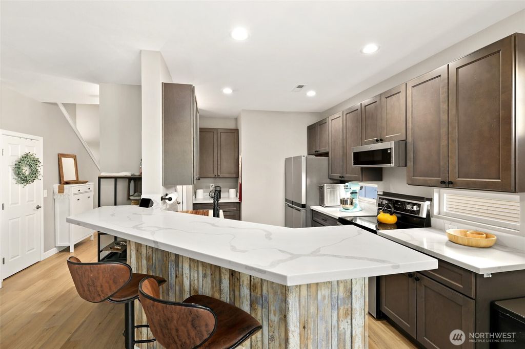 Photo of 3240 SE 12th Street #1037, Renton, WA 98058 (MLS # 2457694)