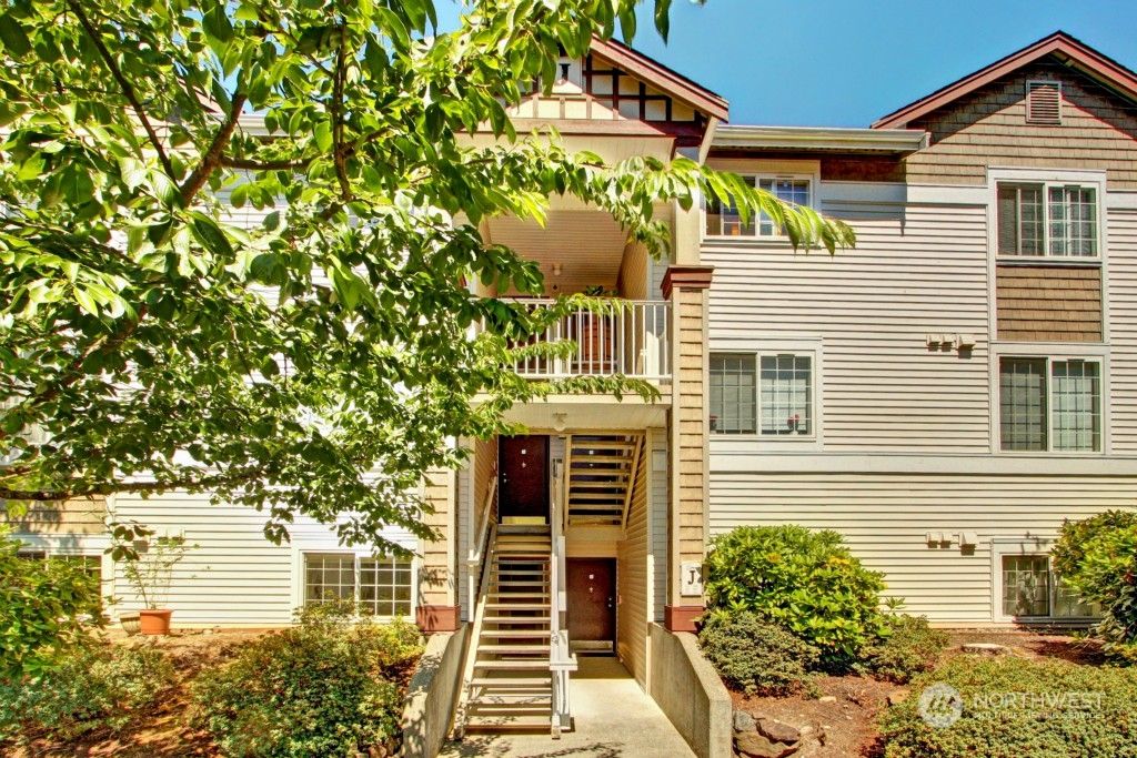 Photo of 25235 SE Klahanie Boulevard #J-101, Issaquah, WA 98027 (MLS # 2049105)