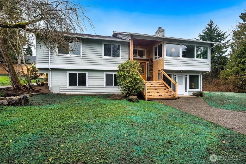 Photo of 16209 Broadway Avenue, Snohomish, WA 98296 (MLS # 2353292)
