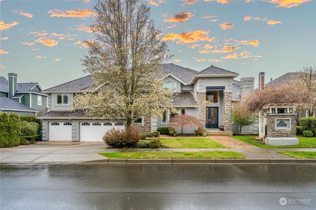 Photo of 6926 Cascade Avenue SE, Snoqualmie, WA 98065 (MLS # 2054720)