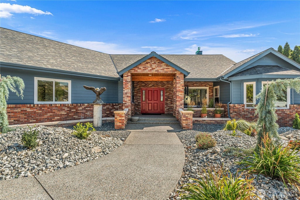 Photo of 3020 Noon Way, Entiat, WA 98822 (MLS # 2588848)