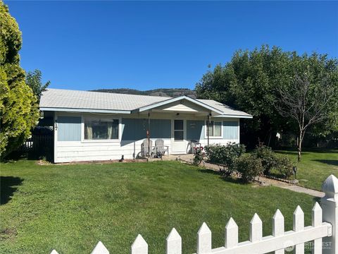 Photo of 517 Juniper St, Oroville, WA 98844 (MLS # 2401373)