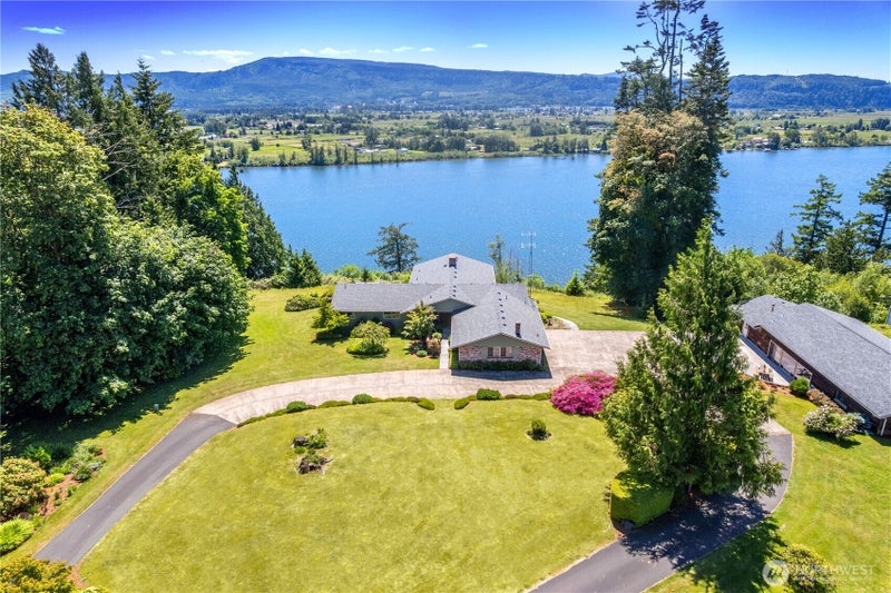 18 Island View Lane