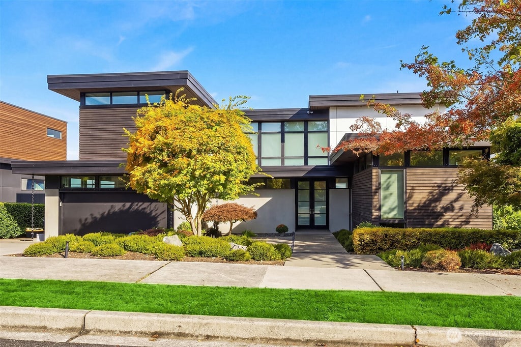 Photo of 1781 Harrison Court NE, Issaquah, WA 98029 (MLS # 2581195)