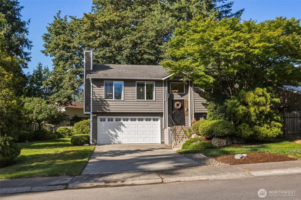 Photo of 15328 SE 179th Street, Renton, WA 98058 (MLS # 2558809)