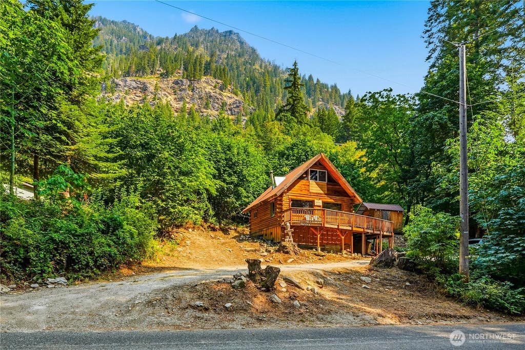 Photo of 17800 N Shore Dr. DR, Leavenworth, WA 98826 (MLS # 2553255)