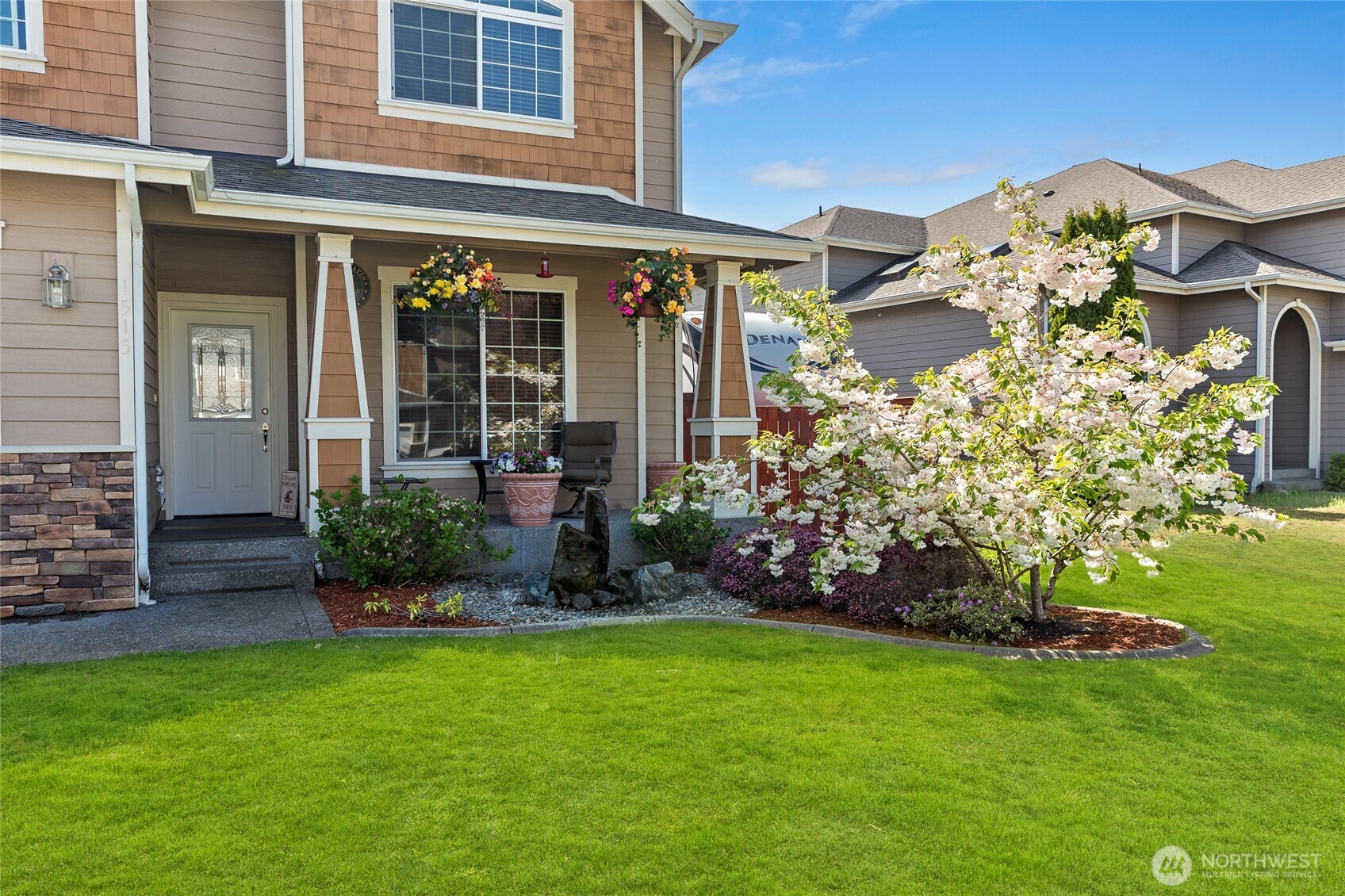 1515 Daffodil Avenue NE